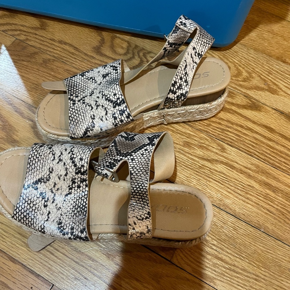 Shoes! Size 6